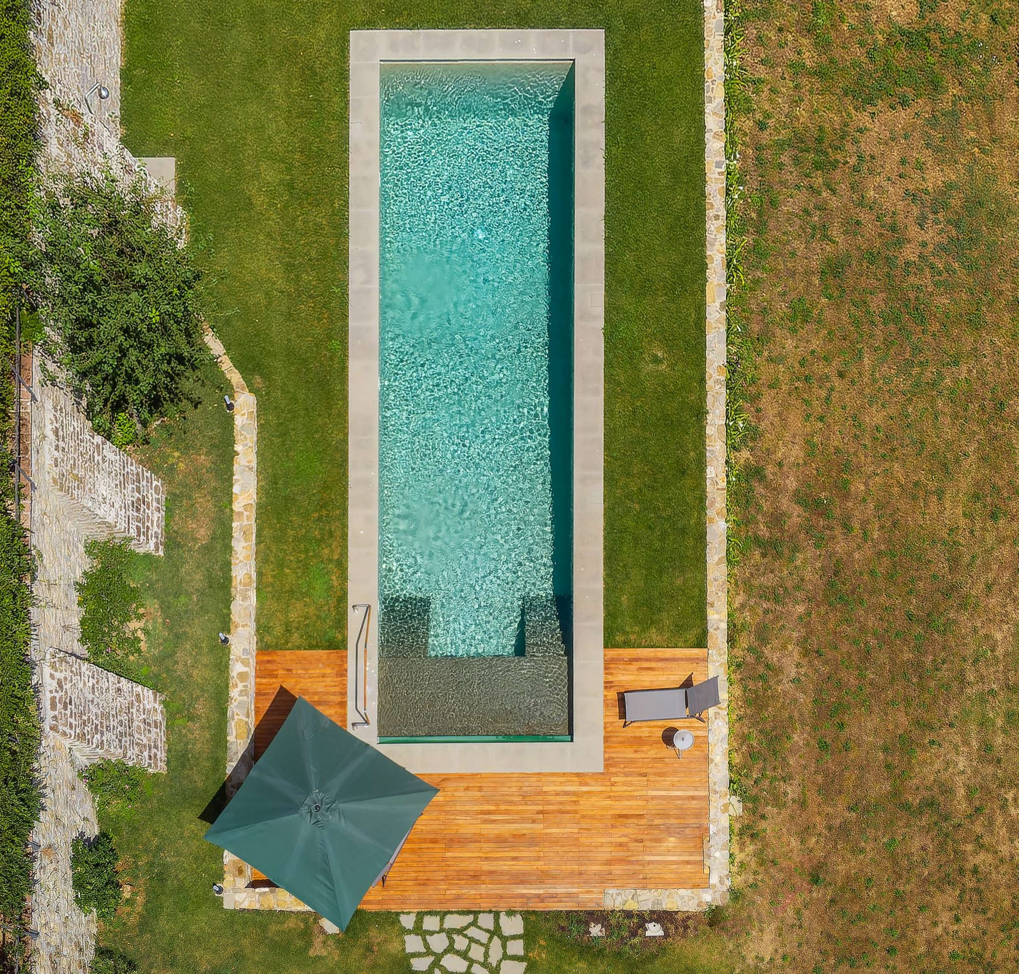 giardino-terrazzato-con-piscina2