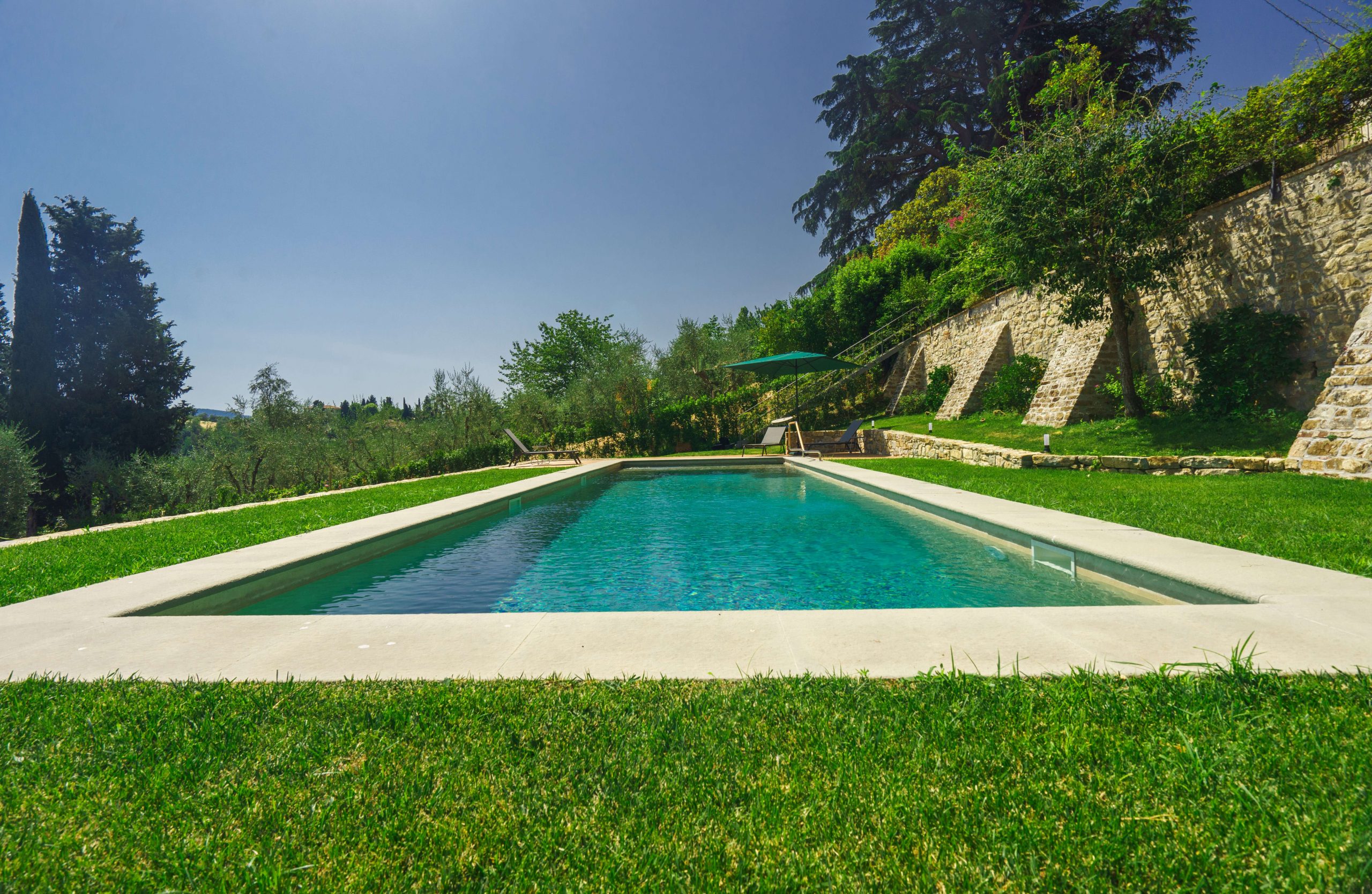 giardino-terrazzato-con-piscina5